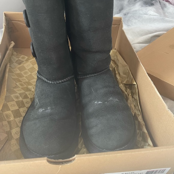 UGG bailey triple button boots sz 7 with box - Picture 2 of 3